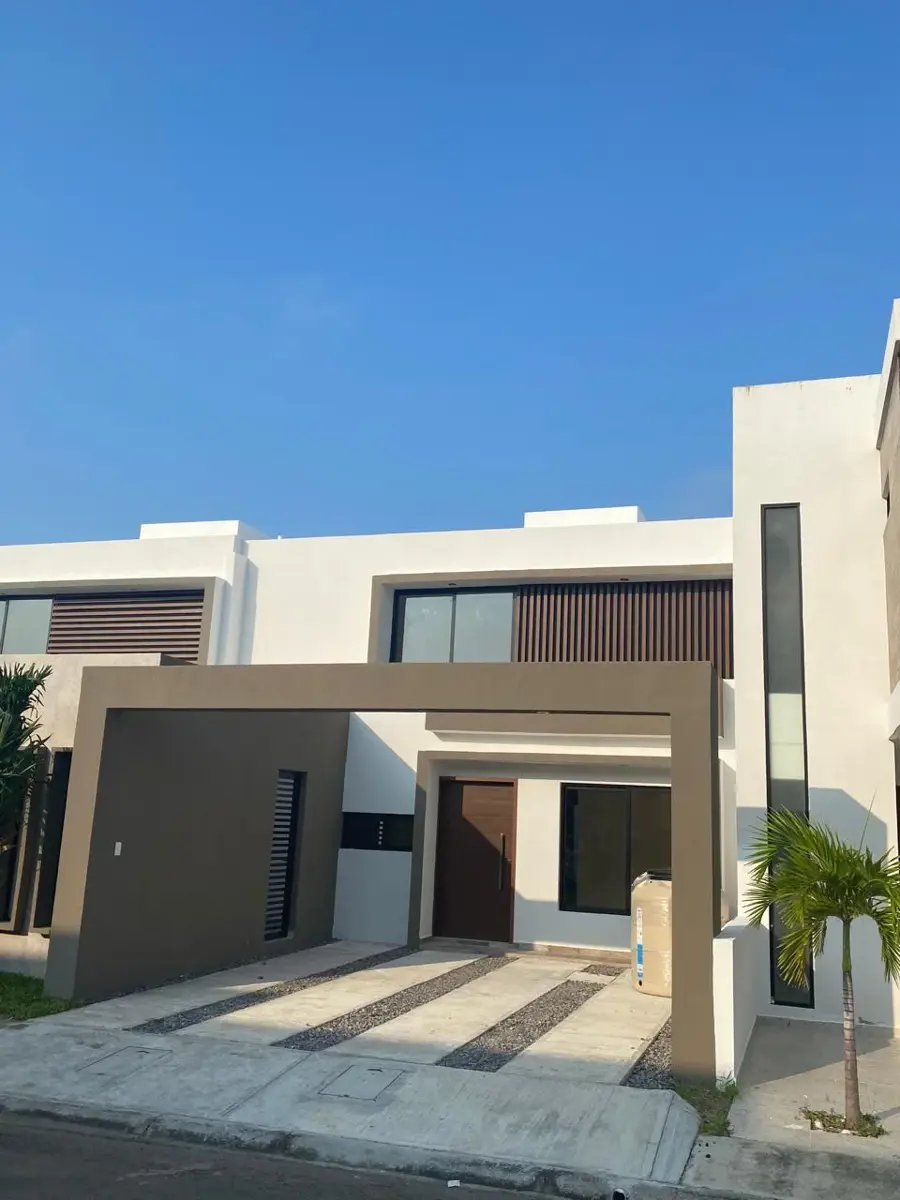 Casa en venta en Lomas de la Rioja, Alvarado — foto 1 de 16