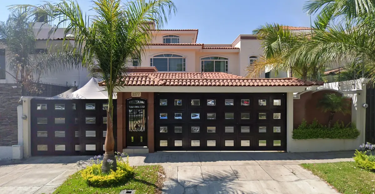 Casa en venta en Ciudad Bugambilia, Zapopan — foto 1 de 14