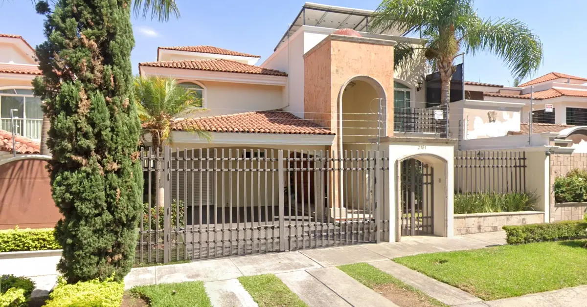 Casa en venta en Ciudad Bugambilia, Zapopan — foto 1 de 14