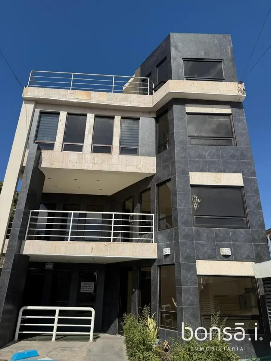 Edificio en renta en Sección Primera, Ensenada — foto 1 de 25