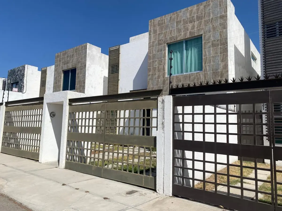 Casa en renta en Residencial Santa Fe, Corregidora — foto 1 de 18