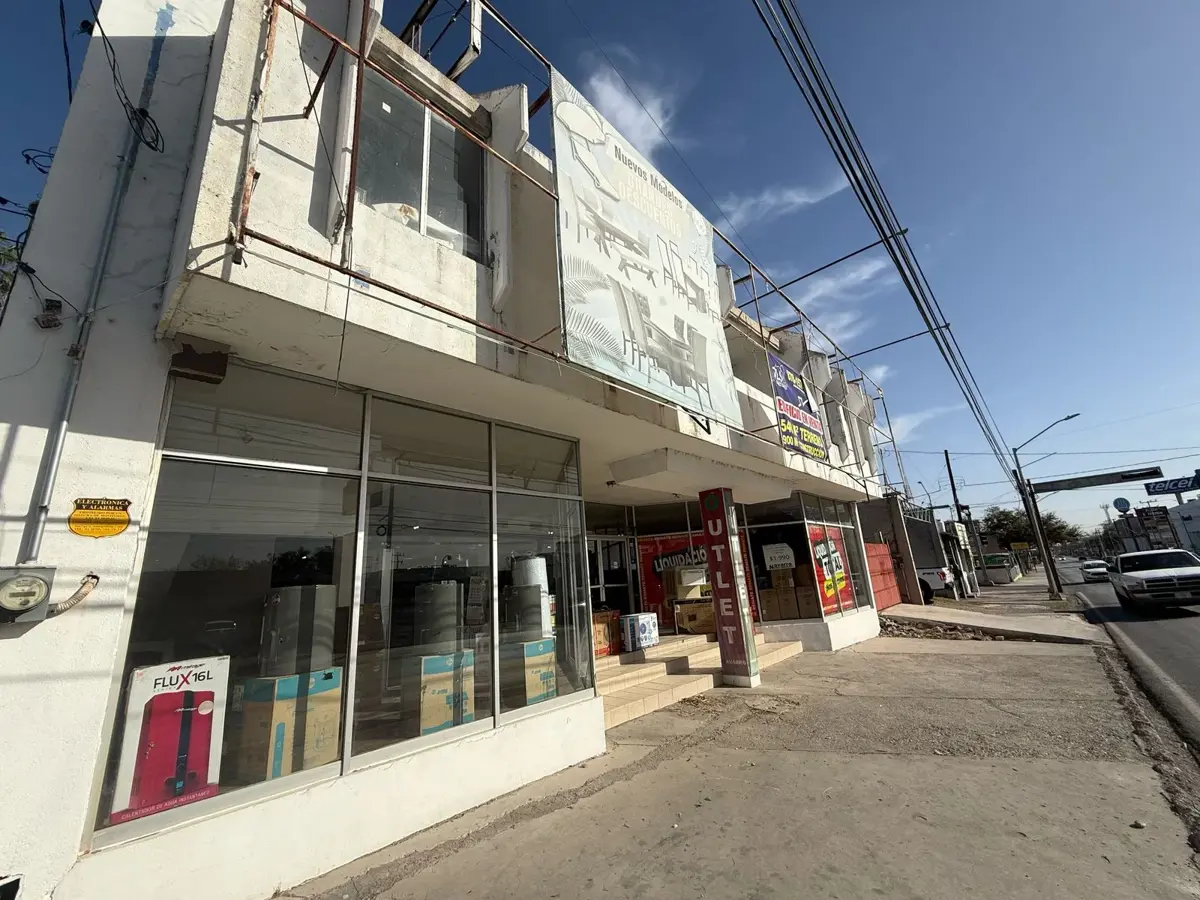 Edificio en venta en Nisperos, Piedras Negras — foto 1 de 16