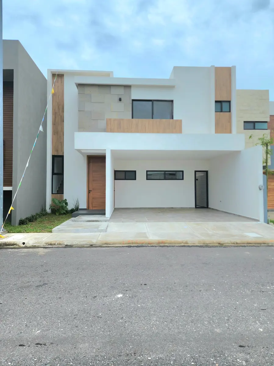 Casa en venta en Lomas de la Rioja, Alvarado — foto 1 de 30