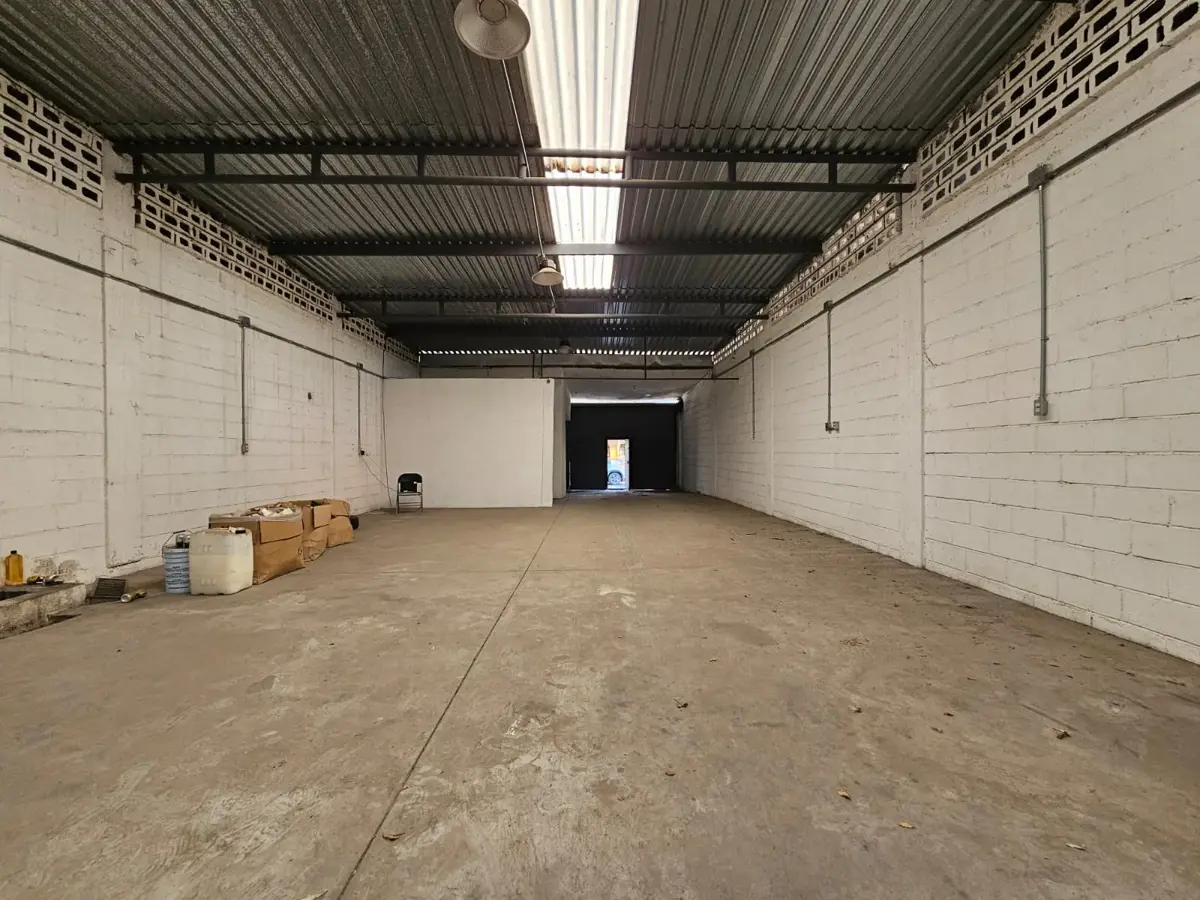 Bodega en renta en Mitras Centro, Monterrey — foto 1 de 7