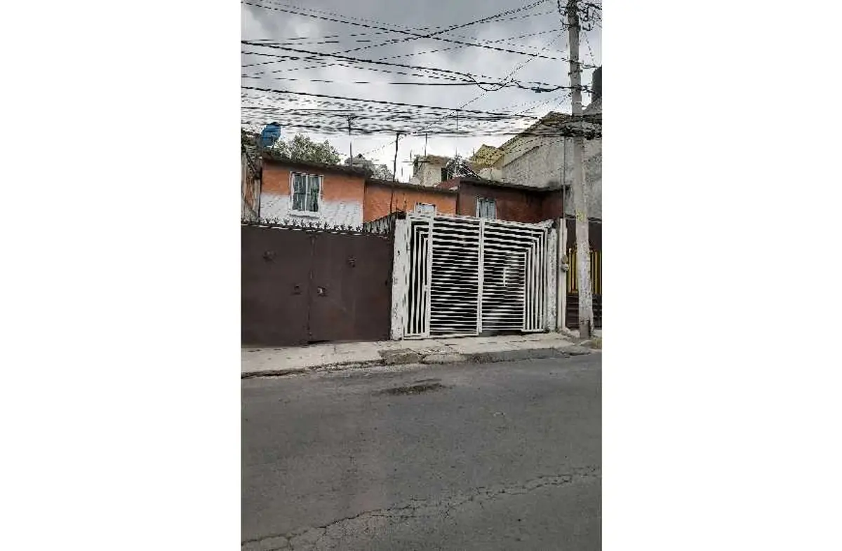 Casa en venta en Parque Residencial Coacalco 3a Sección, Coacalco de Berriozábal — foto 1 de 10