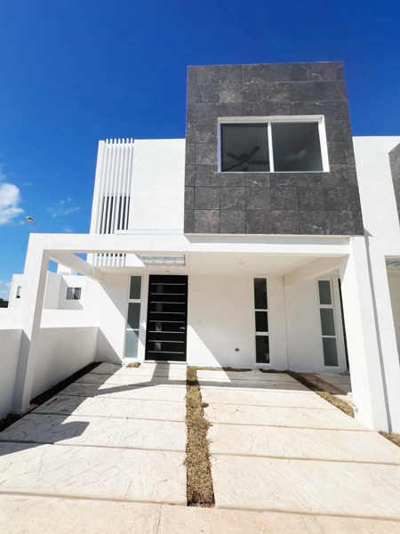 Casa en Renta en Jardines del Sur 6 con Acceso a Alberca y Seguridad-NUEVA Y EN ESQUINA