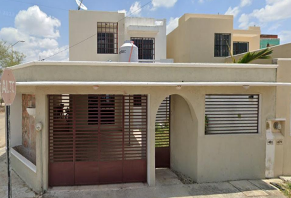 EXCELENTE CASA EN MÉRIDA CON AMPLIA ALBERCA