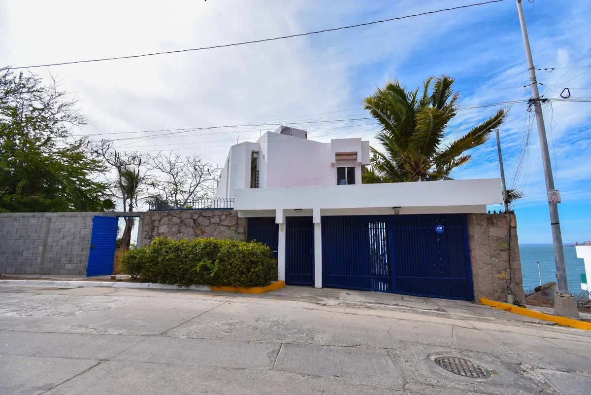 Casa en venta en Balcones de Loma Linda, Mazatlán — foto 1 de 83