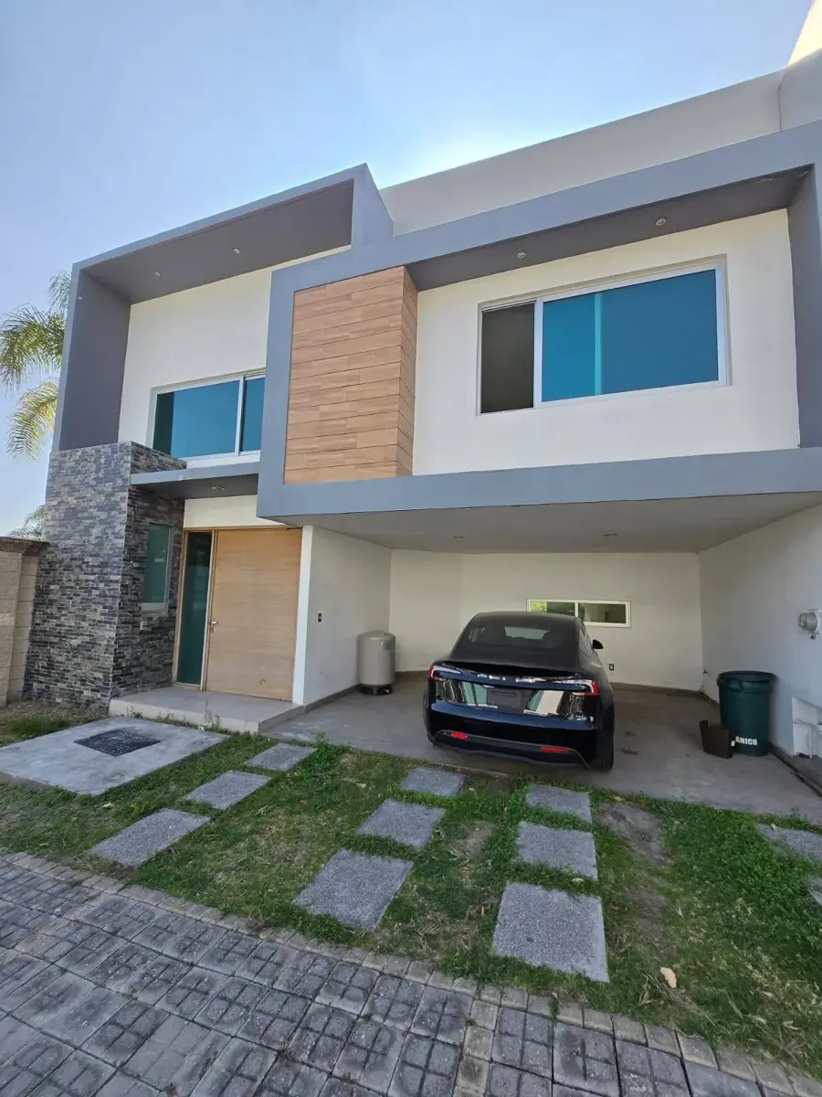 Casa en renta en Lomas de Angelópolis, San Andrés Cholula — foto 1 de 12