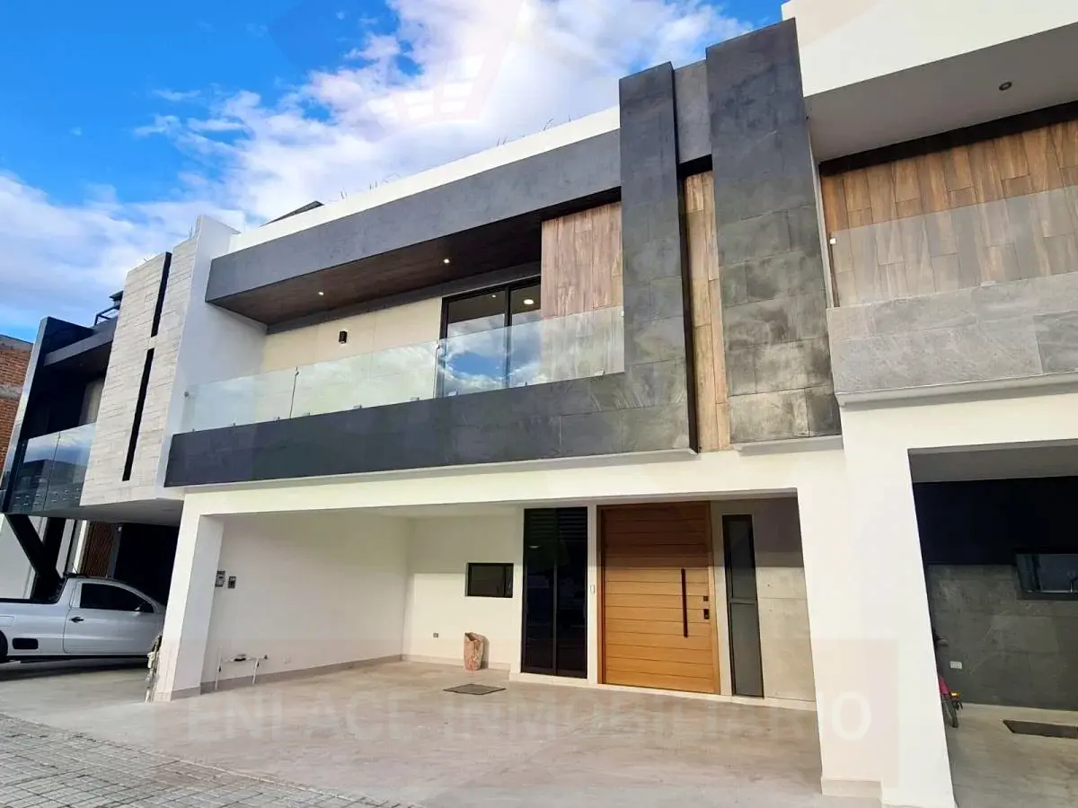 Casa en venta en Lomas de Angelópolis, San Andrés Cholula — foto 1 de 14