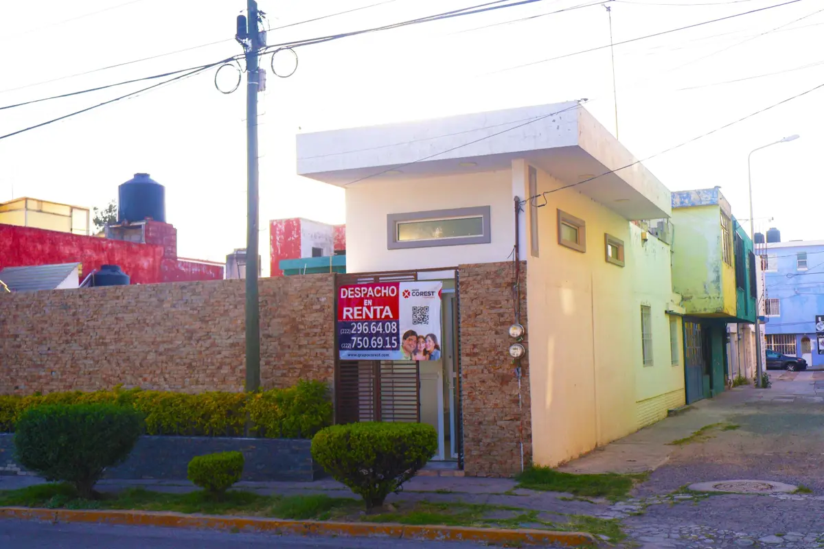 Consultorio en renta en Jardines de San Manuel, Puebla — foto 1 de 23
