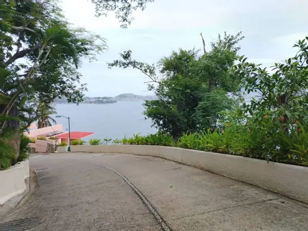 Terreno en venta en Las Brisas 1, Acapulco de Juárez — foto 3 de 6
