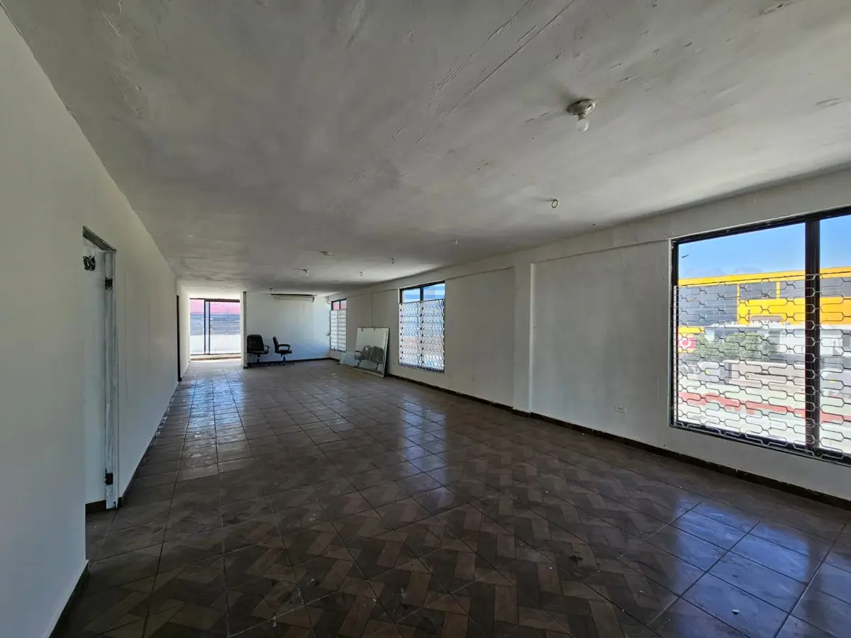 Oficina en renta en El Roble, San Nicolás de los Garza — foto 1 de 10
