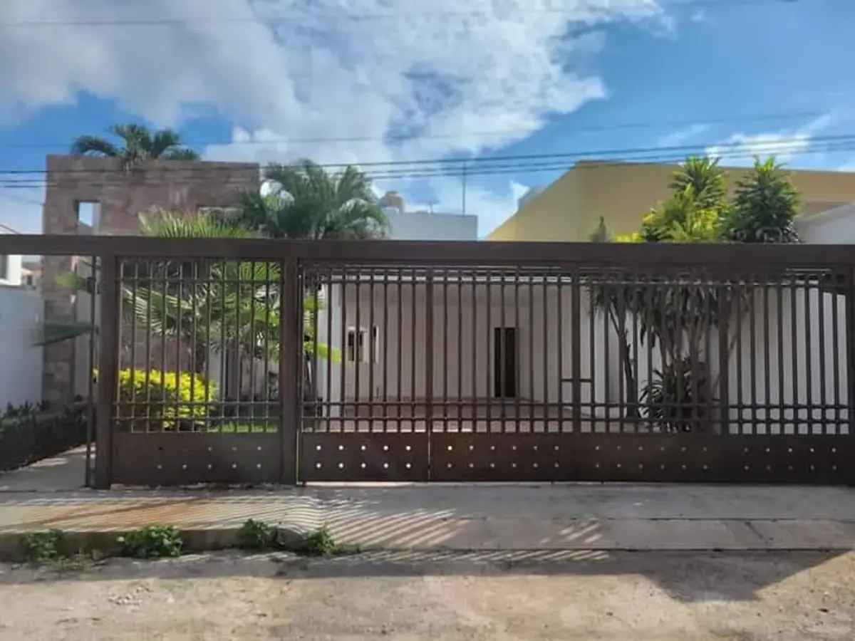 Casa en venta en Benito Juárez Nte, Mérida — foto 1 de 10