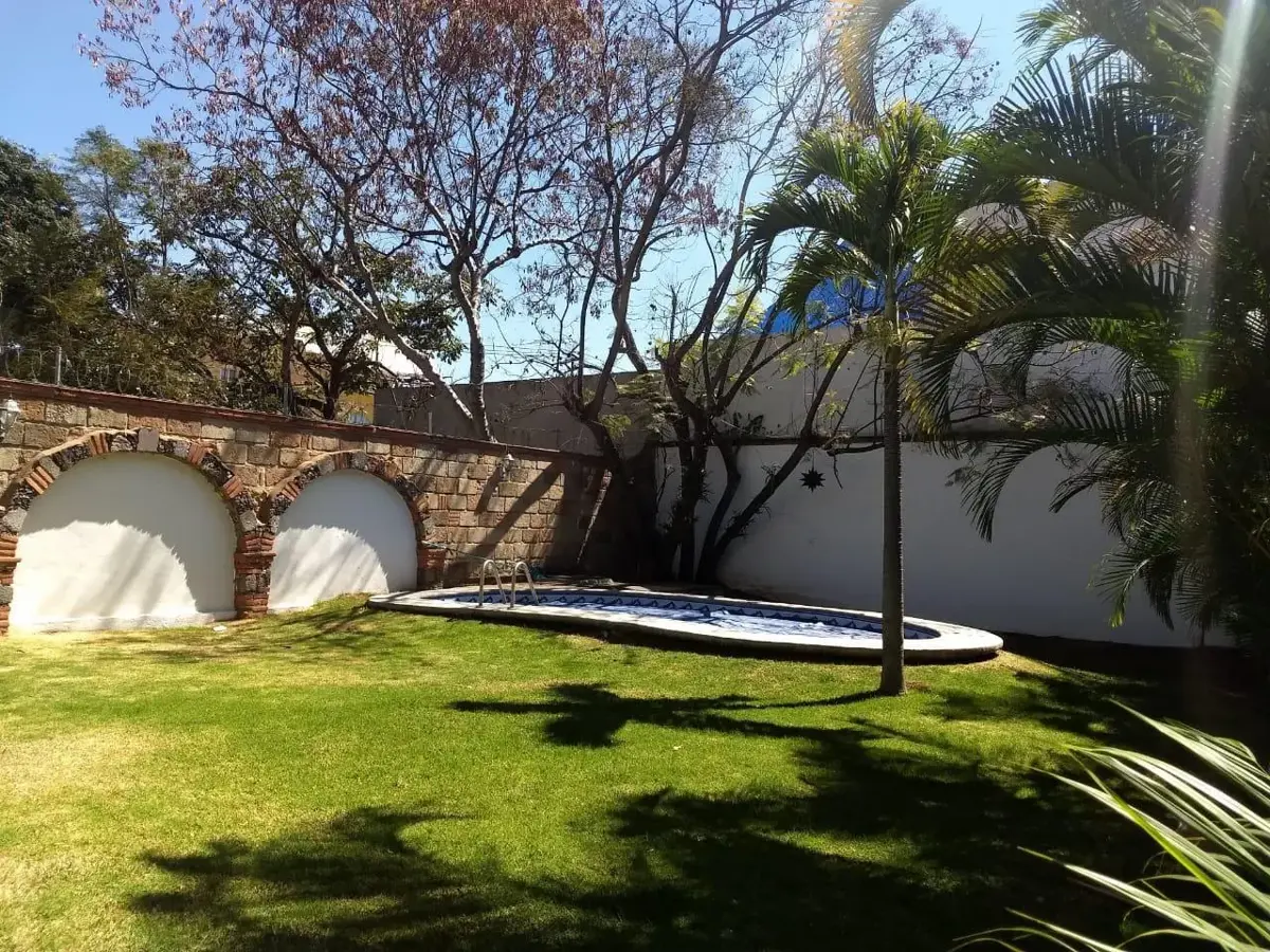 Casa en venta en Lomas de Atzingo, Cuernavaca — foto 1 de 14