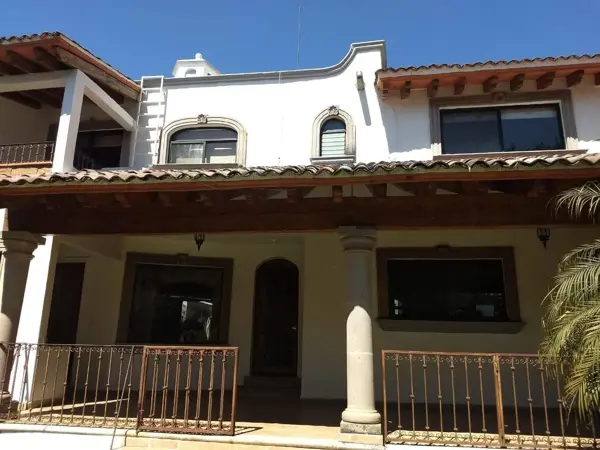 Casa en venta en Lomas de Atzingo, Cuernavaca — foto 2 de 14