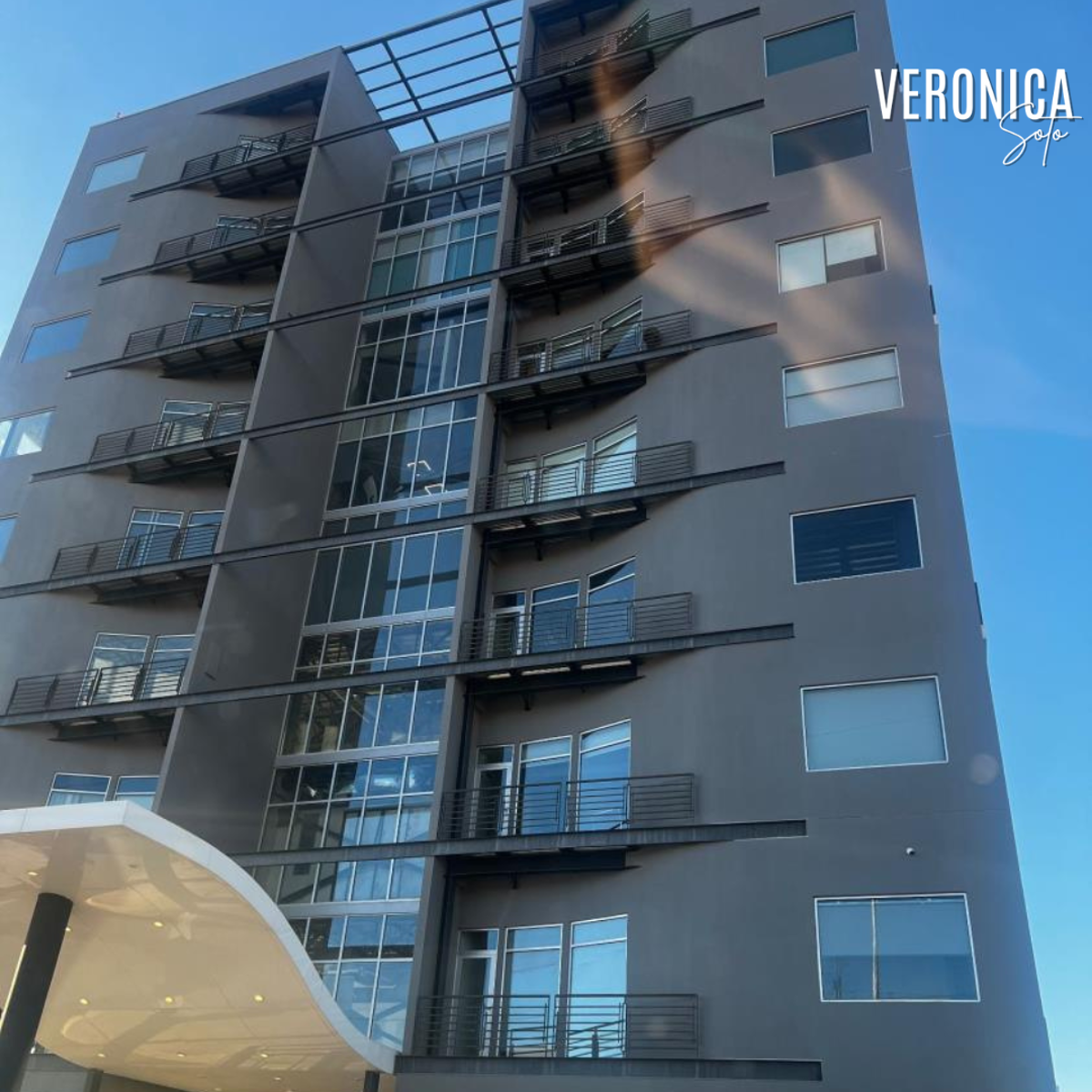 Edificio en renta en Campos Eliseos, Juárez — foto 1 de 2