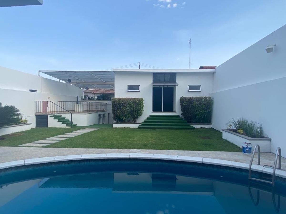Casa en venta en Rinconada Vista Hermosa, Cuernavaca — foto 1 de 47