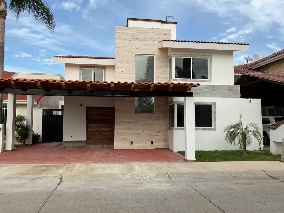 Casa en venta en La Hacienda de León Residencial y Golf, León — foto 1 de 22