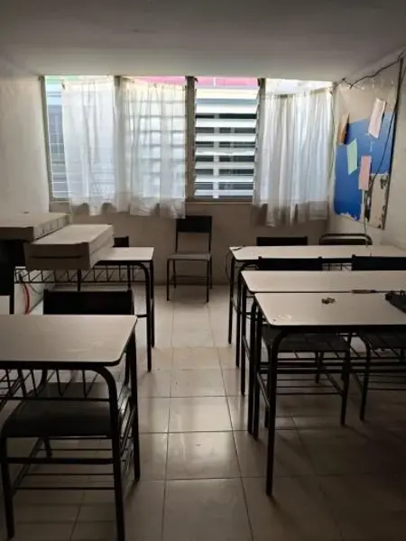 Casa con Uso de Suelo Comercial en Renta Jardin Balbuena. AY79