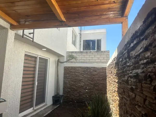 Casa en renta en Santuarios del Cerrito, Corregidora — foto 2 de 11