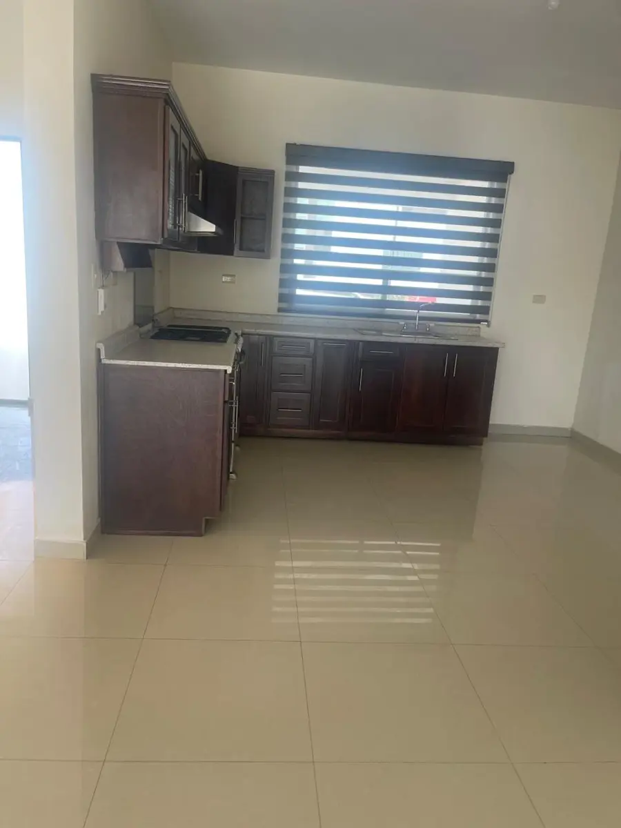 EXCELENTE CASA LISTA PARA RENTAR