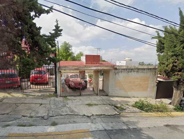 CASA EN VENTA EN LOMAS DE SAN MATEO, RECUPERACIÓN INMOBILIARIA