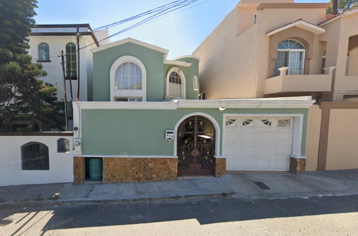 Casa en venta en Valle Dorado, Ensenada — foto 1 de 10