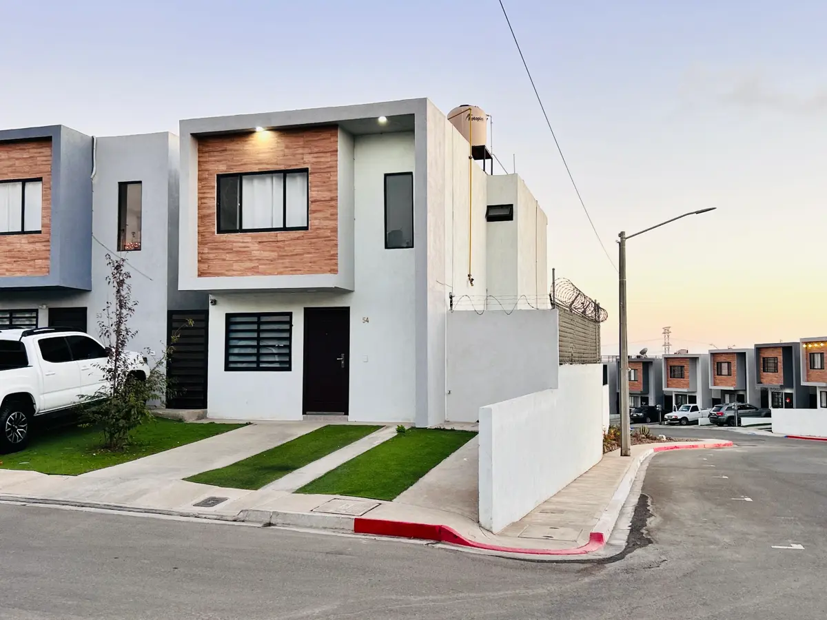 Casa en venta en Real de Rosarito, Playas de Rosarito — foto 1 de 25