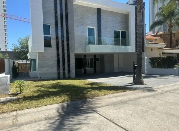 Casa en venta en Puerta de Hierro, Zapopan, Jalisco