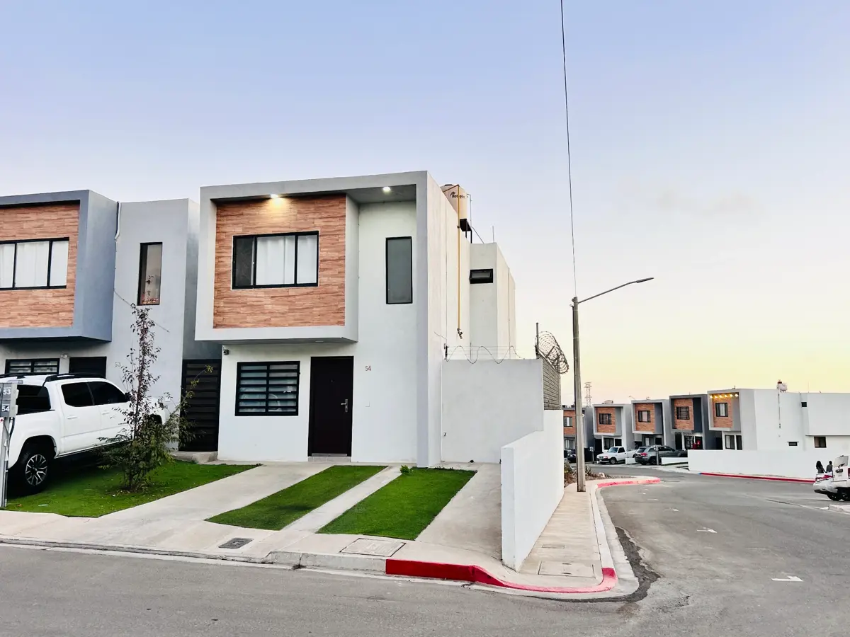 Casa en venta en Real de Rosarito, Playas de Rosarito — foto 1 de 27