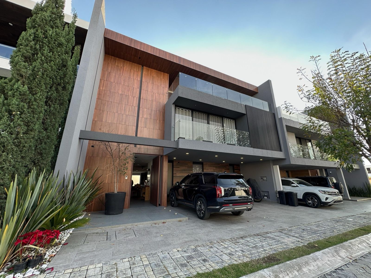 Casa en venta en Lomas de Angelópolis, San Andrés Cholula — foto 1 de 15