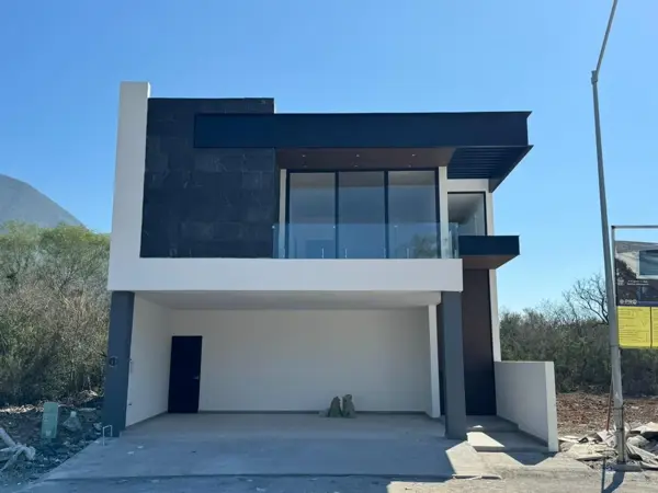CASA EN VENTA EN AYSSO RESIDENCIAL EN SANTIAGO N.L.