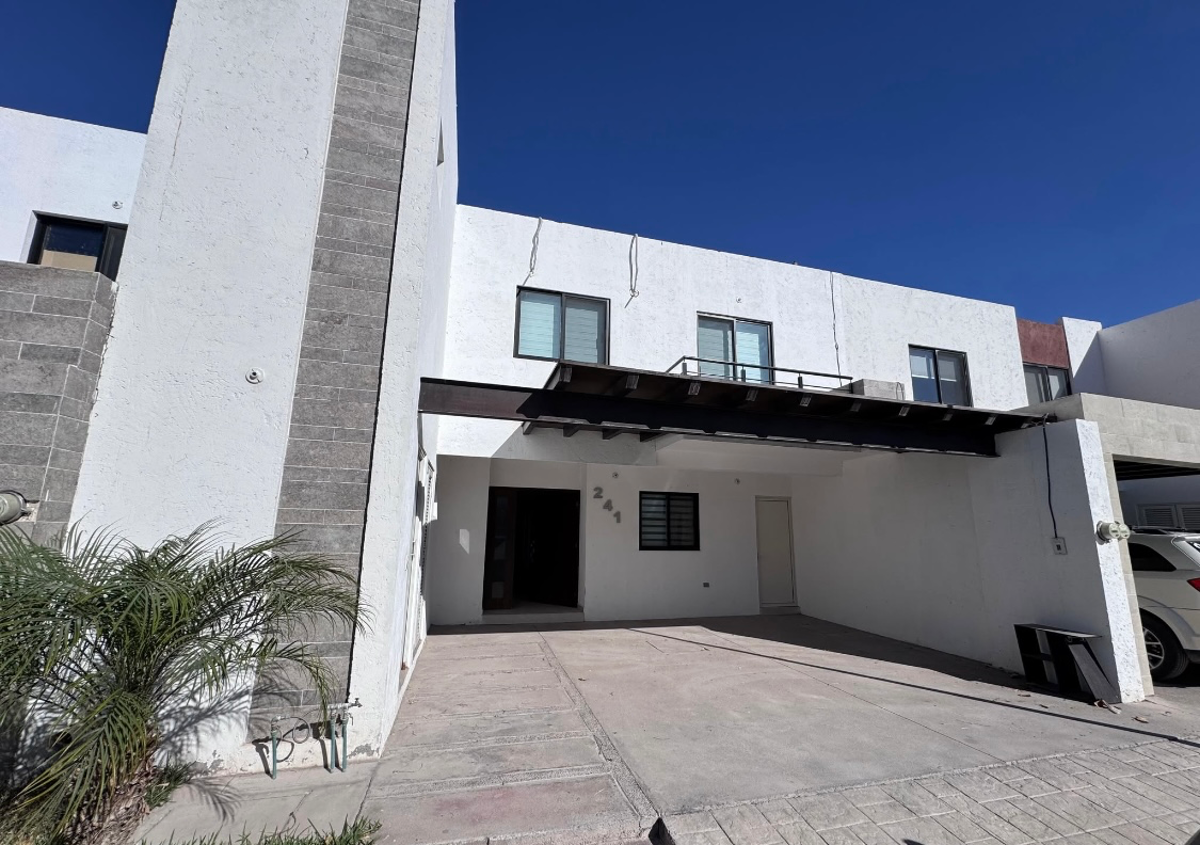 Casa Equipada en Renta. Cerrada Agave en Los Viñedos Torreón