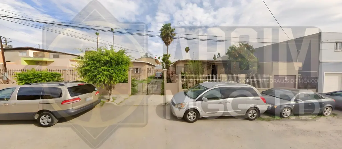 Casa en venta en Burocrata Ruiz Cortines, Tijuana — foto 1 de 64