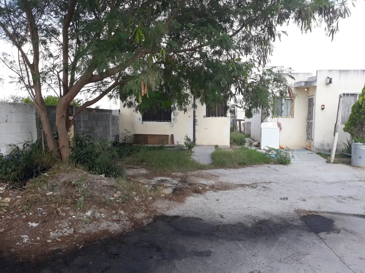 Casa en venta en Rincon de las Flores, Reynosa — foto 1 de 13