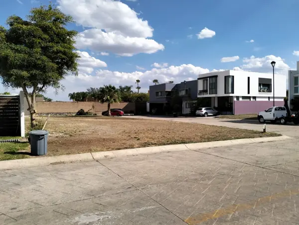 Terreno en venta en Residencial Provenza (La Romana), Tlajomulco de Zúñiga — foto 2 de 7