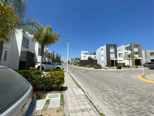 Casa en venta en Lomas de Angelópolis, San Andrés Cholula — foto 2 de 25