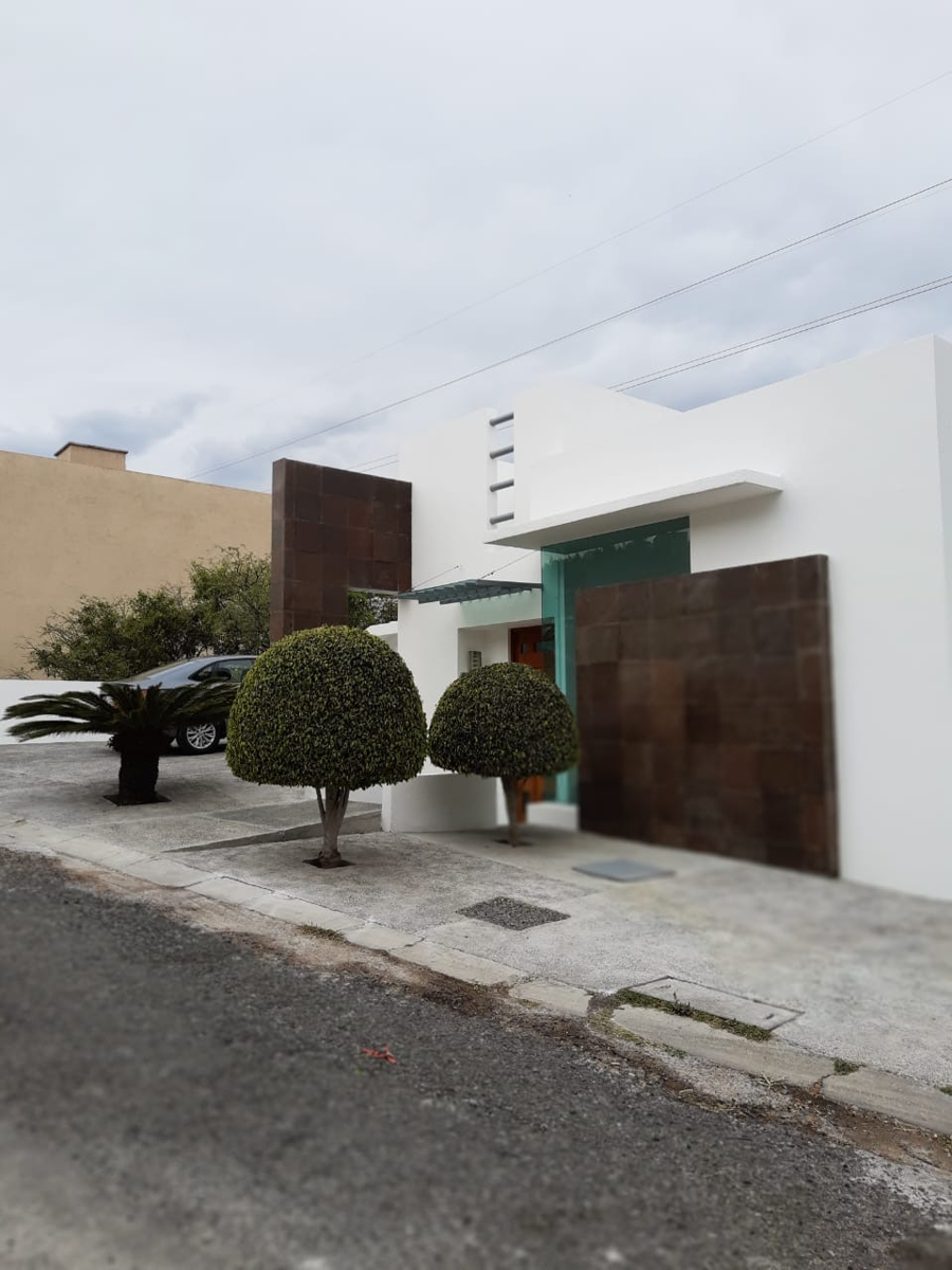 Casa en renta en Colinas del Bosque III, Corregidora — foto 1 de 12