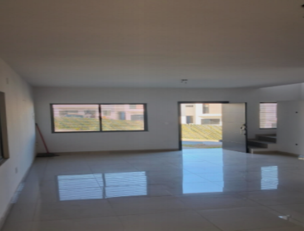Casa en venta en Valle del Sur 2, Tijuana — foto 2 de 7