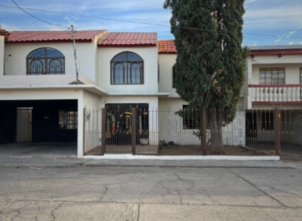 COMPRALE DIRECTO AL BANCO LA CASA DE ENTREGA INMEDIATA UBICADA EN HIDALGO DEL PARRAL CHIHUAHUA