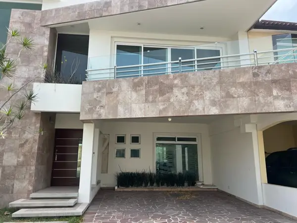 Casa en renta en Centro Sur, Querétaro - Espaciosa con amenidades exclusivas