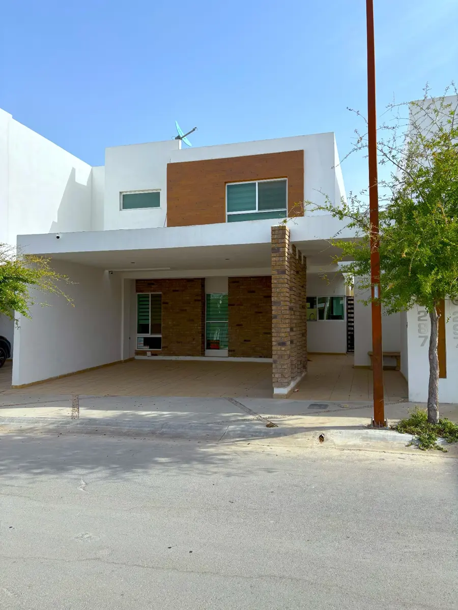 Casa en renta en Terrazas Residencial, Saltillo — foto 1 de 21