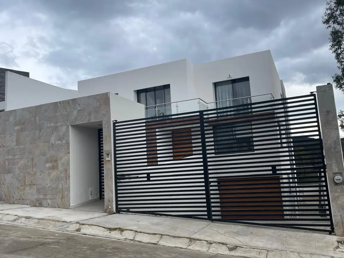 Casa en venta en Bosques de la Presa, Morelia — foto 1 de 17