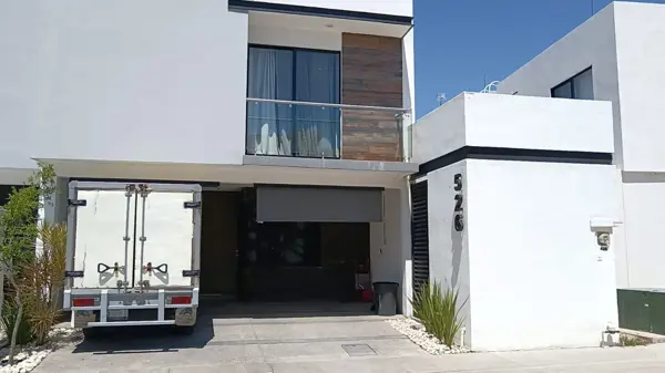 Renta Casa en Godai con Excedente de Terreno en Irapuato