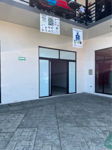 local en plaza Perla Coatepec, planta baja