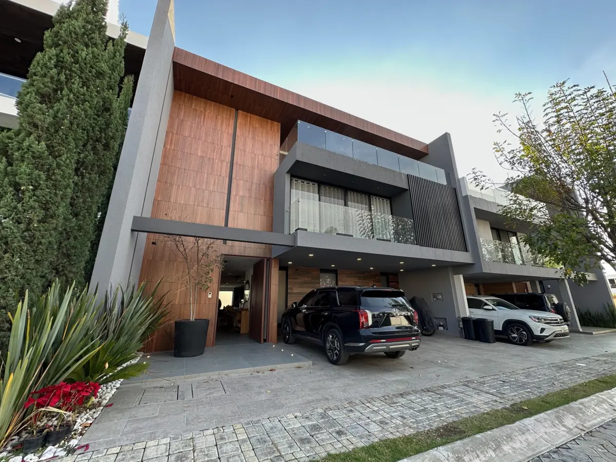 Casa en venta en Lomas de Angelópolis, San Andrés Cholula — foto 1 de 23