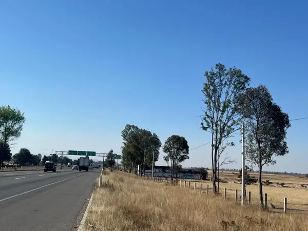 Terreno Comercial sobre la Autopista Méx-Qro, San Juan del Río, Querétaro.
