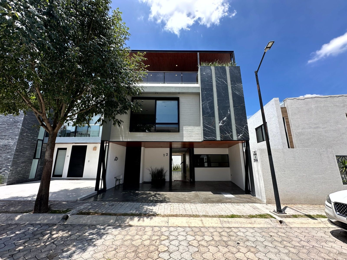Casa en venta en Lomas de Angelópolis, San Andrés Cholula — foto 1 de 13