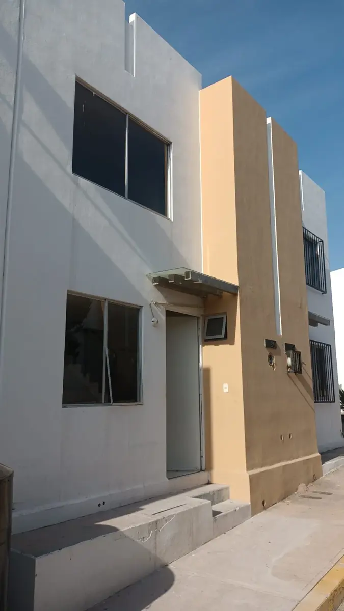 Casa en venta en Los Héroes Querétaro, El Marqués — foto 1 de 9